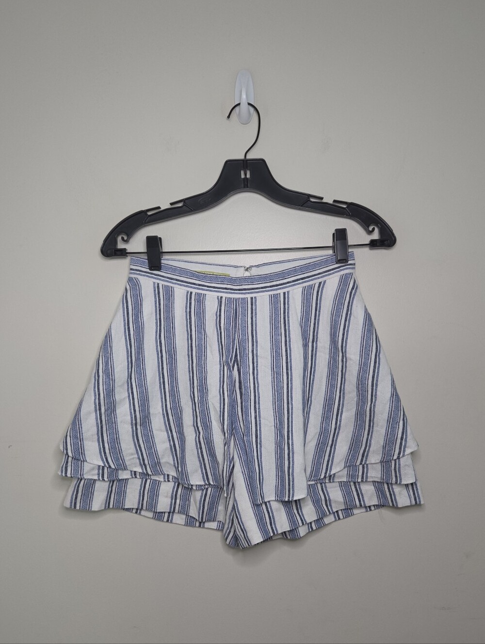 Women's Gianni Bini Blue Striped Shorts Sz 0